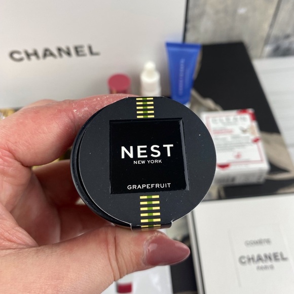 Luxury Prestige Beauty & Fragrance Mini Sample 23 Piece Set. - Picture 4 of 15